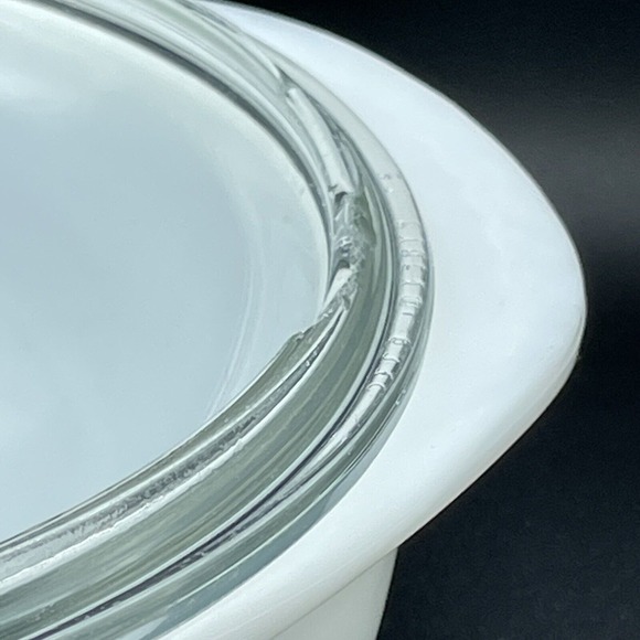 Vintage‎ Pyrex White #18  Casserole Dish Bowl with Lid 623C XERYP PRINT - Picture 5 of 16